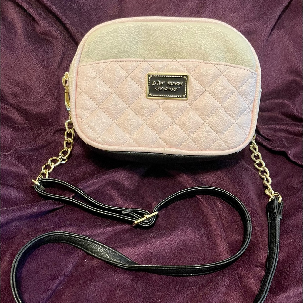 EUC!! Betsy Johnson cross body bag